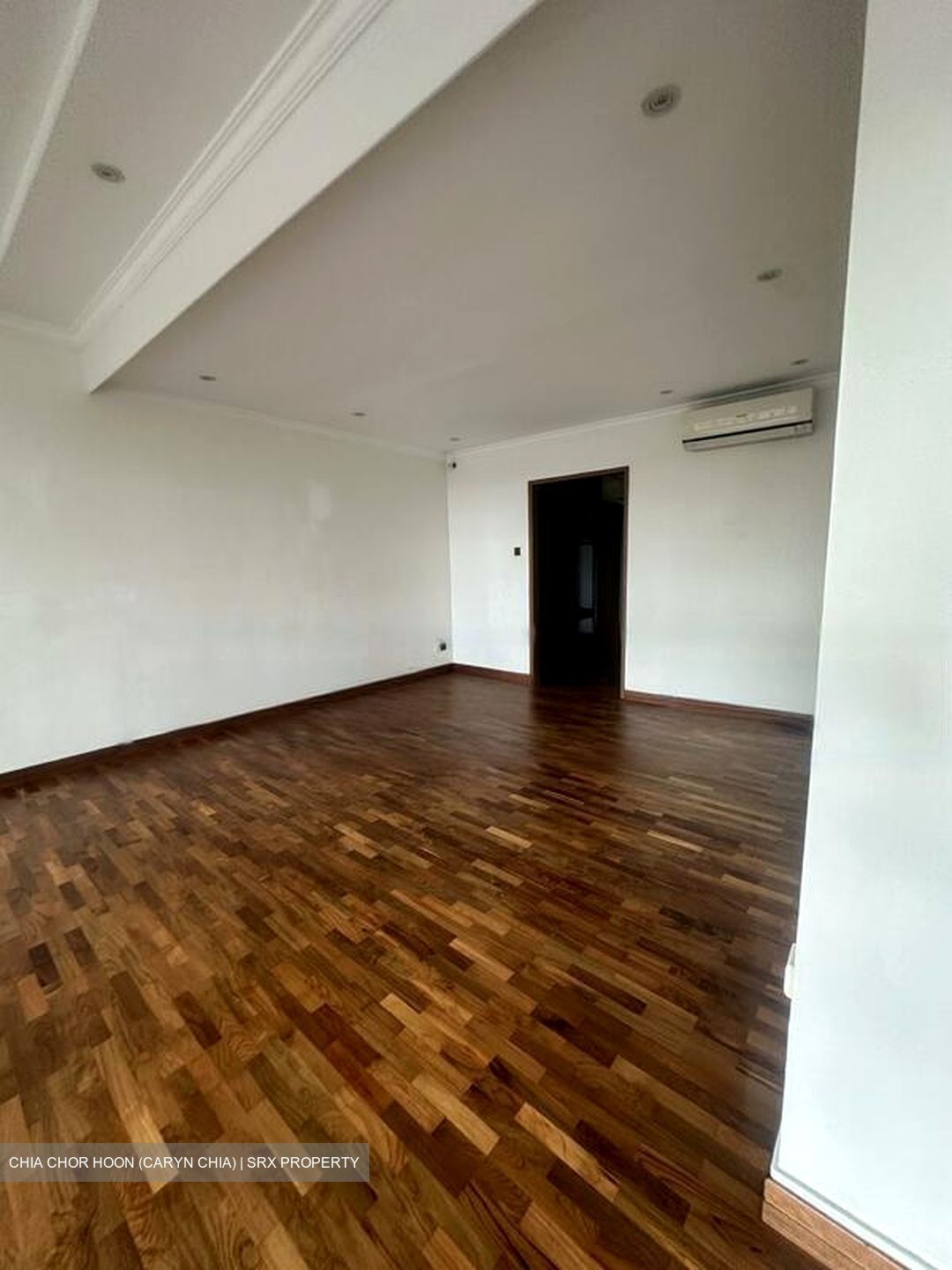 La Suisse (D11), Terrace #474433851